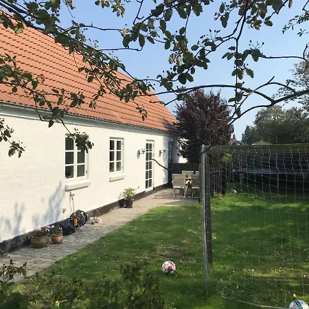 Vinkeltoften 3 *